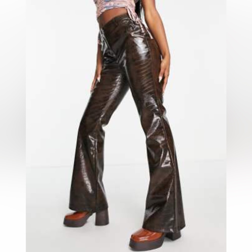 NWT/NIB TOPSHOP SZ 10 CROC-EMBOSSED BROWN FAUX LEATHER FLARE PANTS